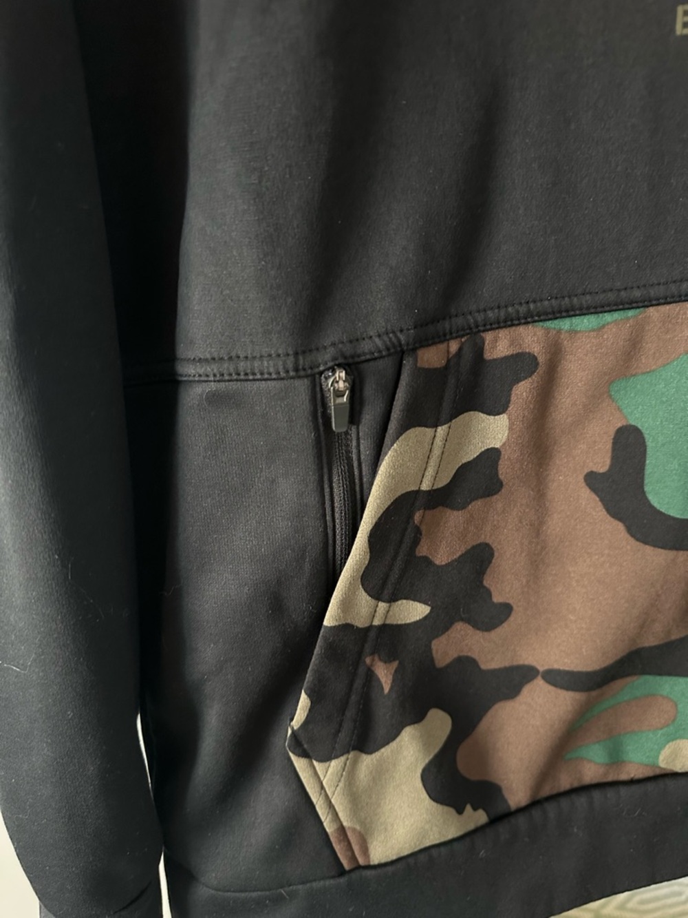 Jordan Men’s Black Michigan Wolverines  Sweatshirt with Olive Camo Trim - Picture 4 of 5